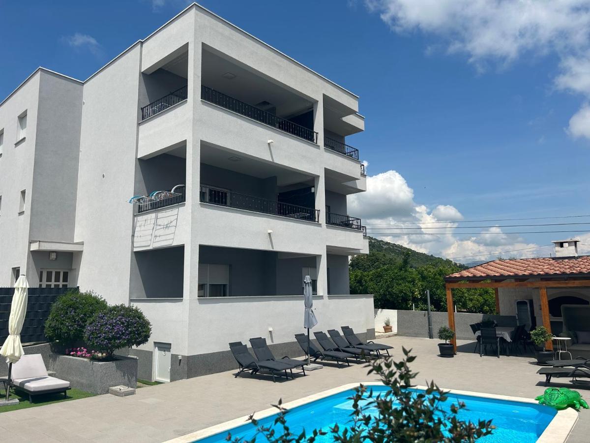Villa Apartments Aa 1 Trogir Extérieur photo