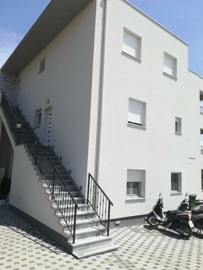 Villa Apartments Aa 1 Trogir Extérieur photo