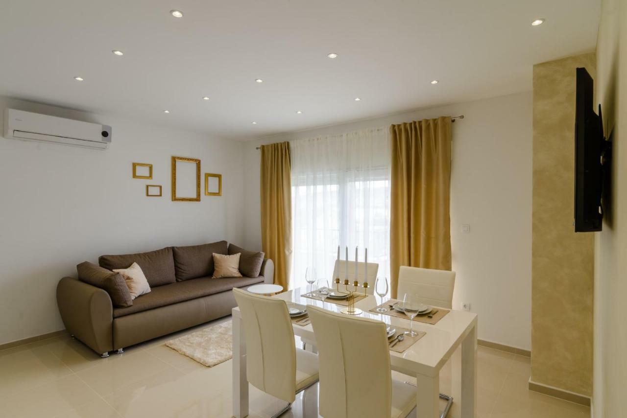 Villa Apartments Aa 1 Trogir Extérieur photo