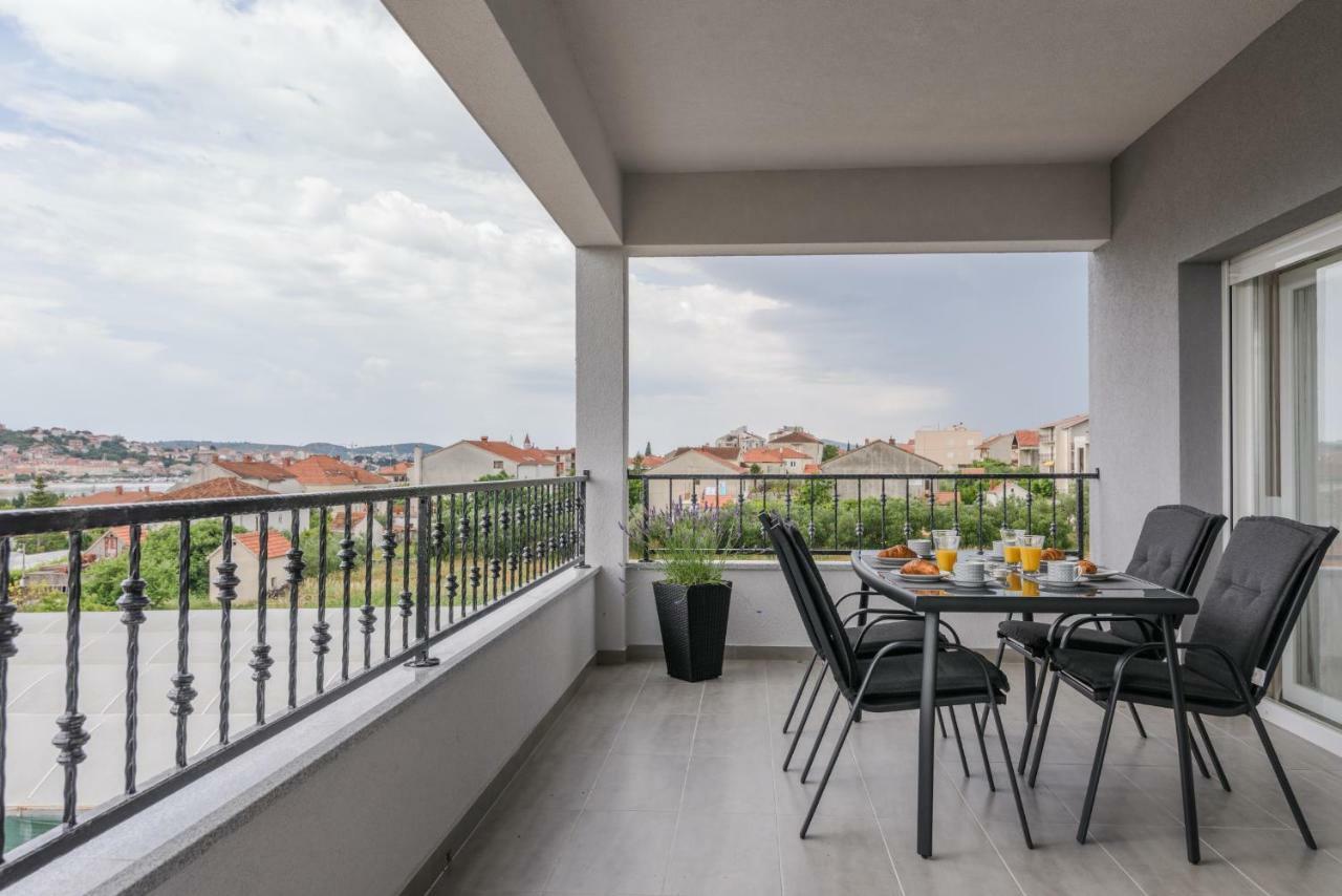 Villa Apartments Aa 1 Trogir Extérieur photo