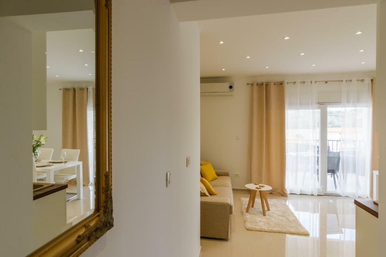 Villa Apartments Aa 1 Trogir Extérieur photo